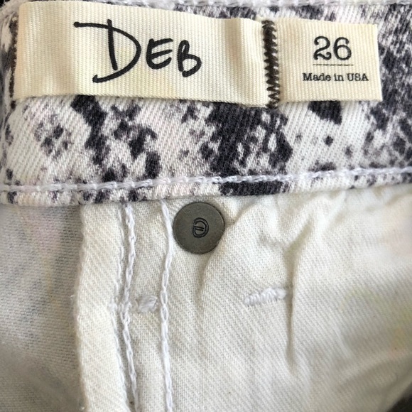 Elizabeth and James Deb Snake Print Jeans 26 - Picture 7 of 9